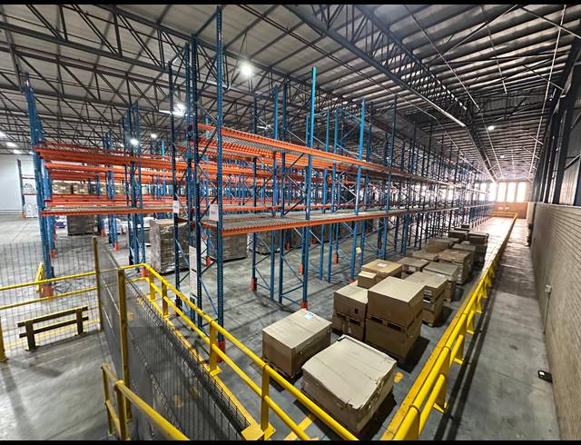 14,590M² WAREHOUSE TO LET IN NORTH RIDING